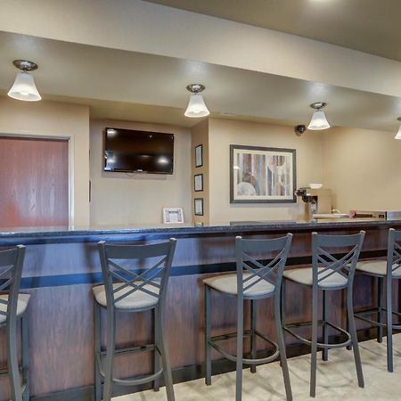 Cobblestone Inn & Suites-Kersey Ngoại thất bức ảnh