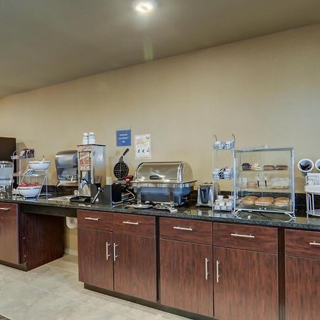 Cobblestone Inn & Suites-Kersey Ngoại thất bức ảnh