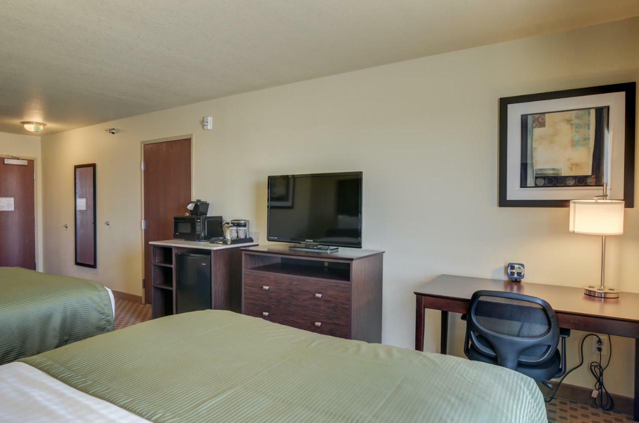 Cobblestone Inn & Suites-Kersey Ngoại thất bức ảnh