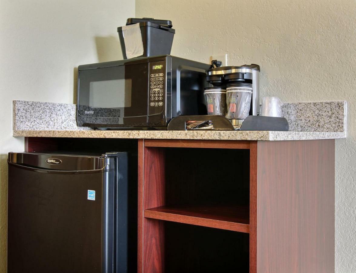 Cobblestone Inn & Suites-Kersey Ngoại thất bức ảnh