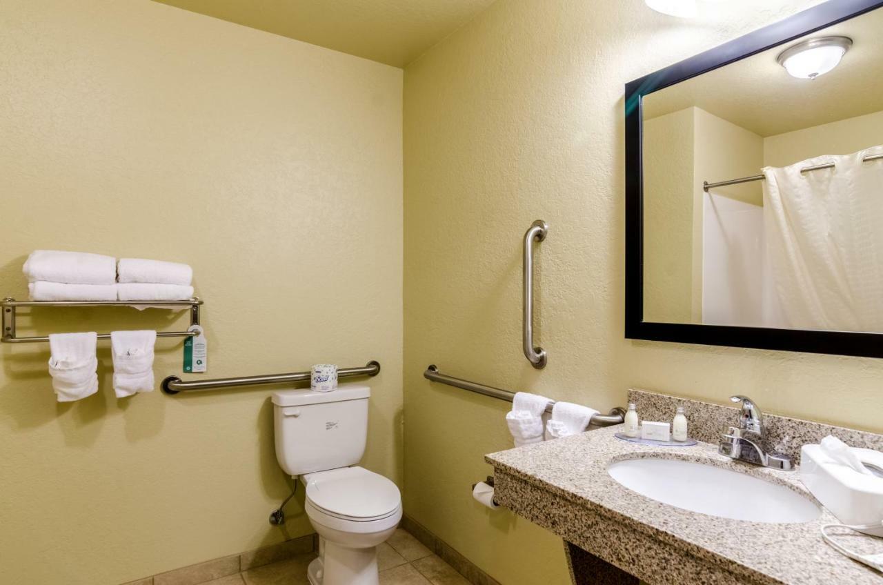 Cobblestone Inn & Suites-Kersey Ngoại thất bức ảnh